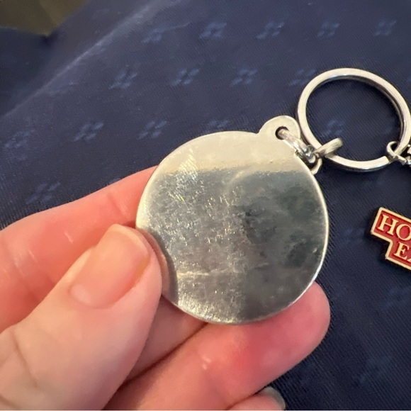 Harry Potter 9 3/4 Hogwarts Express Keychain - Picture 6 of 9